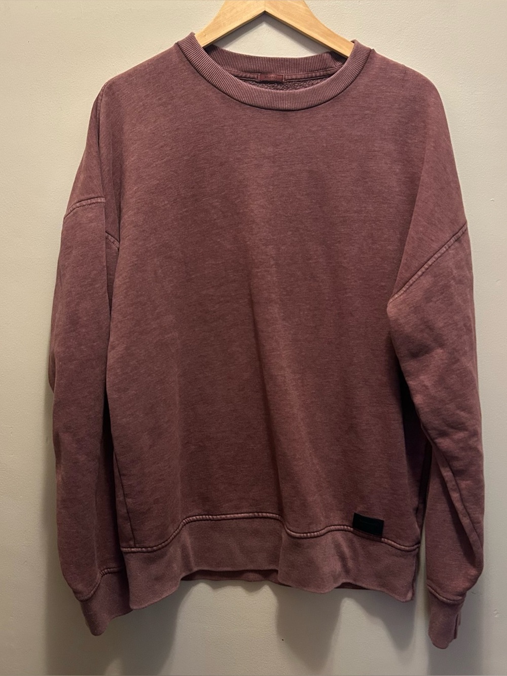 Abercrombie & Fitch Men's Washed Relaxed Mauve Crewneck Sweatshirt - Large